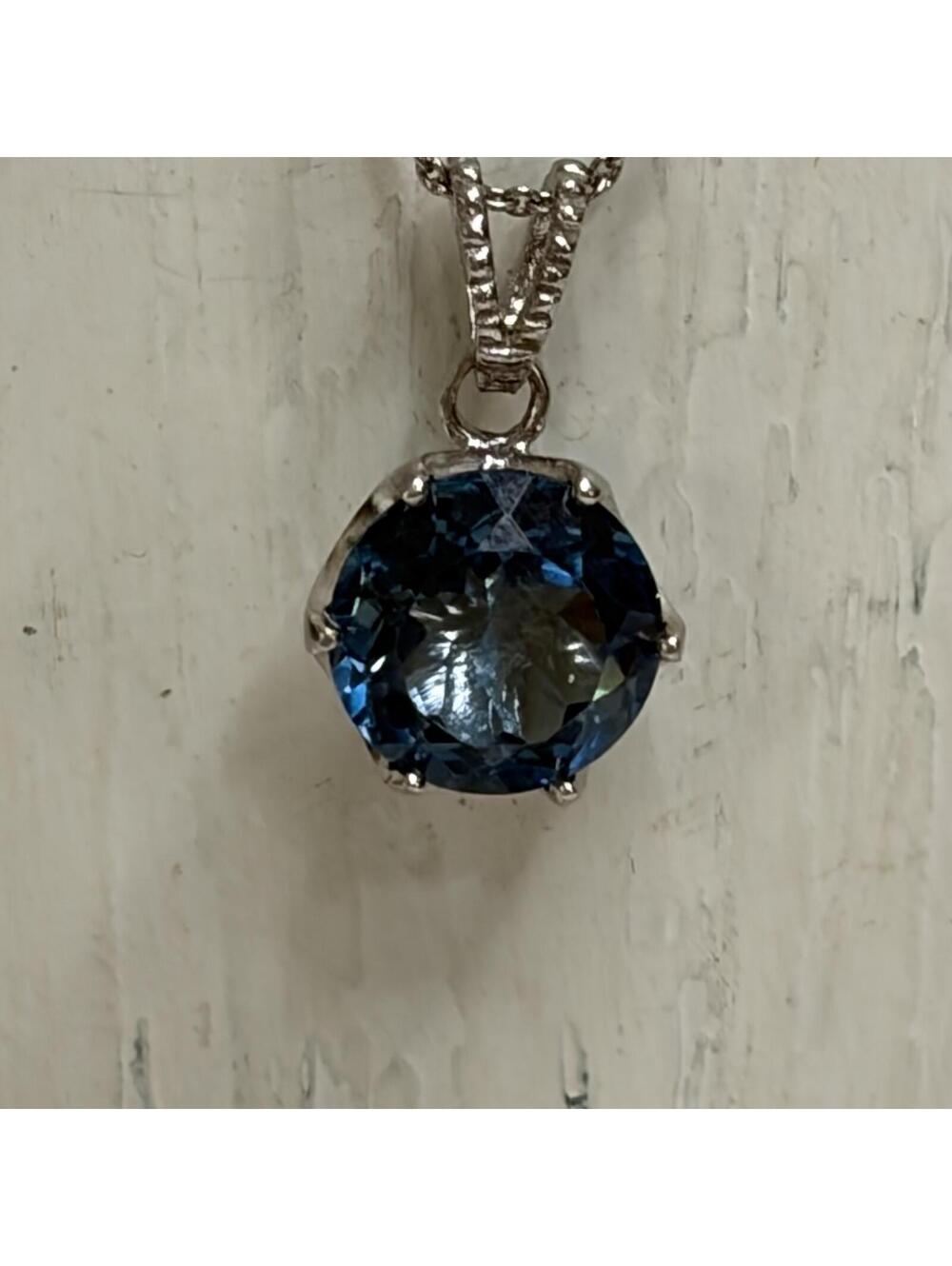 Aqua blue spinel gemstone sterling necklace - Picture 2 of 5